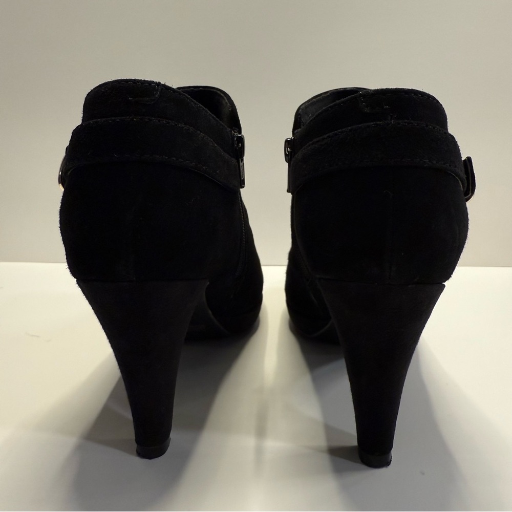 Clarks Brier Milan Black Suede Heeled Ankle Booties Women’s 9M - Picture 5 of 12